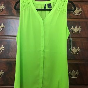 New Directions Ladies Green Top Size Large